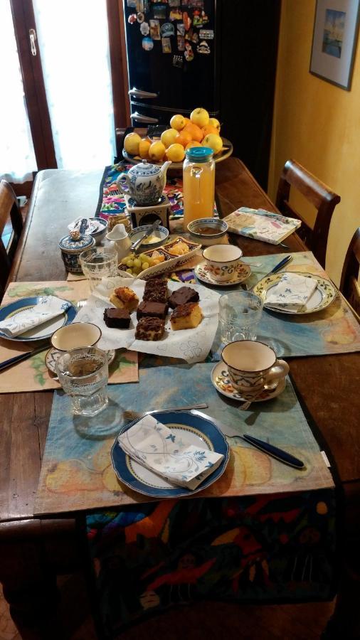 Lovely Casa Paola Villlafranca Centro Zimmer Rooms ヴィッラフランカ・ディ・ヴェローナ エクステリア 写真