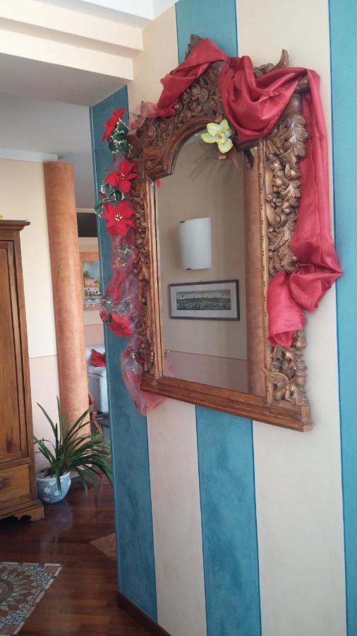 Lovely Casa Paola Villlafranca Centro Zimmer Rooms ヴィッラフランカ・ディ・ヴェローナ エクステリア 写真