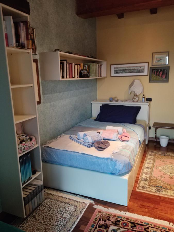 Lovely Casa Paola Villlafranca Centro Zimmer Rooms ヴィッラフランカ・ディ・ヴェローナ エクステリア 写真