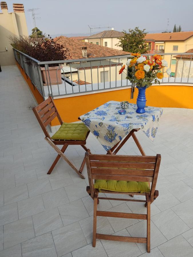 Lovely Casa Paola Villlafranca Centro Zimmer Rooms ヴィッラフランカ・ディ・ヴェローナ エクステリア 写真